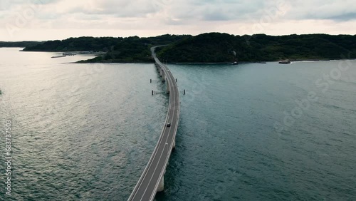 Wallpaper Mural ドローンで空撮した山口県の角島大橋（Tsunoshima Bridge 4K） Torontodigital.ca
