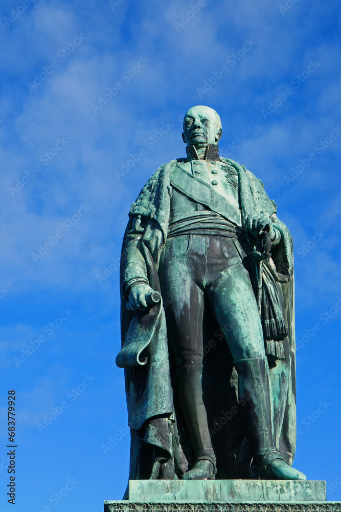 Karl-Friedrich-Denkmal auf dem Schlossplatz in Karlsruhe