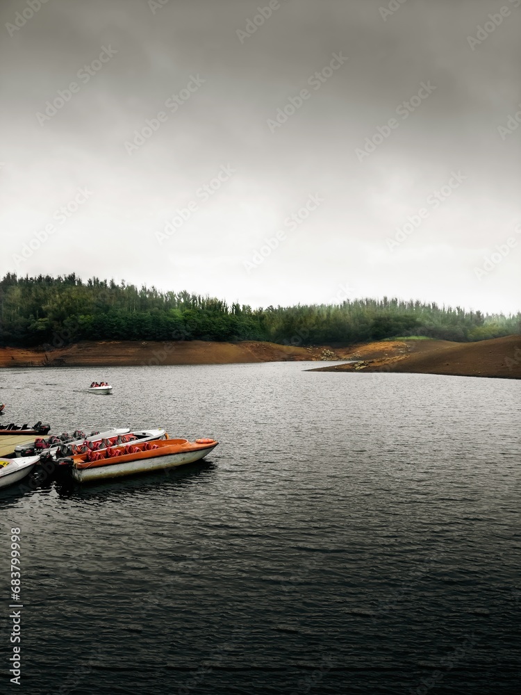 Fototapeta premium boat on the lake