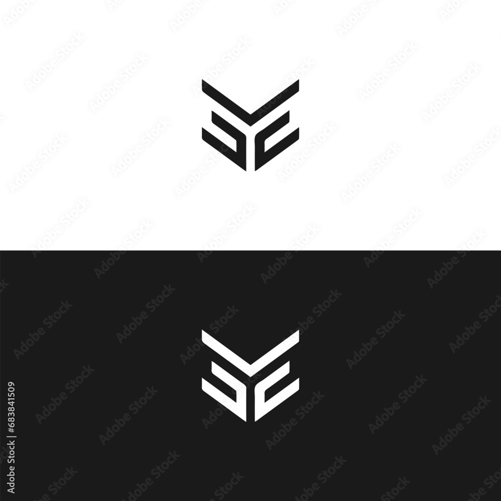 E letter logo design for fashion and beauty and spa company. E letter vector icon. Initial letter E linked circle uppercase monogram logo. E letter logo vector design. 