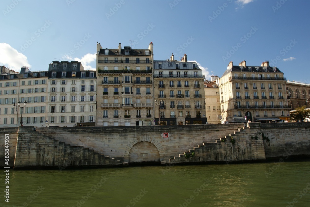 Paris is wonderful at any time of the day or night. Paris is wonderful at any time of the day or night.