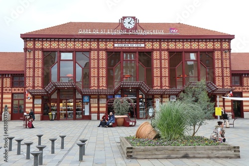 La gare ferroviaire Saint Etienne Chateaucreux, vue de l'extérieur, ville de Saint Etienne, département de la Loire, France photo