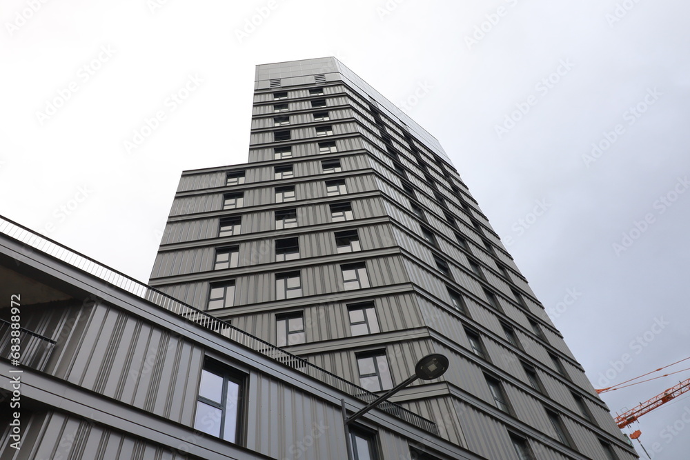 La tour Elithis, bâtiment à énergie positive, vue de l'extérieur, ville de Saint Etienne, département de la Loire, France La tour Elithis, bâtiment à énergie positive, vue de l'extérieur, ville de Saint Etienne, département de la Loire, France