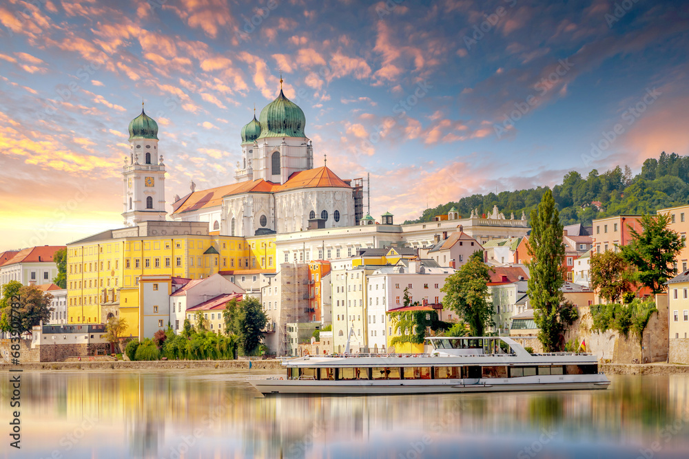 Altstadt, Passau, Deutschland  - obrazy, fototapety, plakaty 