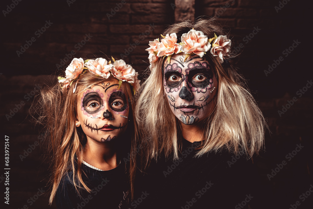 mom daughter face paint for festive scary halloween party flowers
