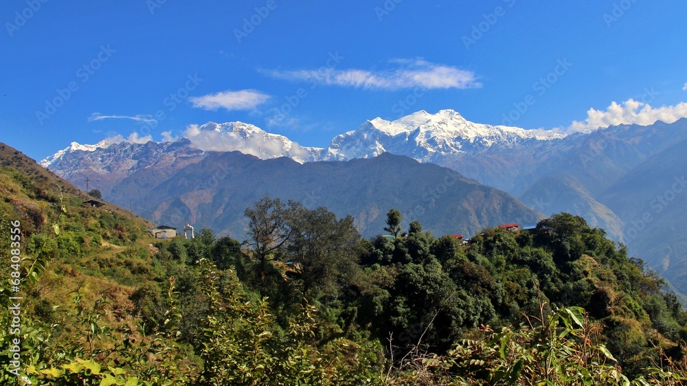 Fototapeta premium honey hunting in siurung village, lamjung