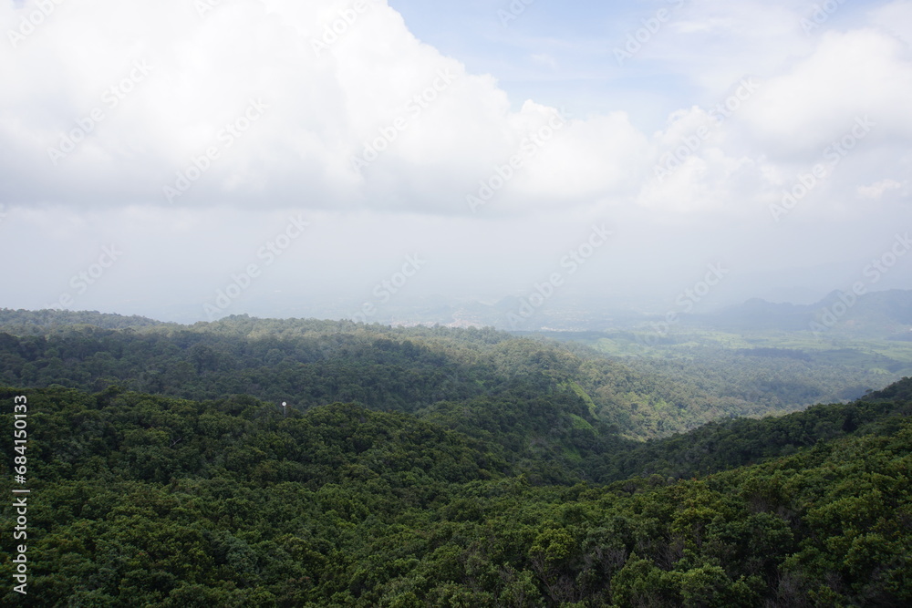 Naklejka premium clouds over the mountains