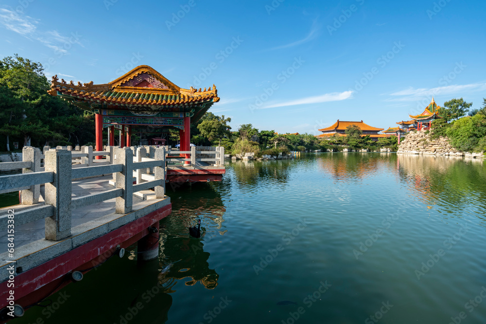 Fototapeta premium palaces on lakes,Chinese landscape gardens