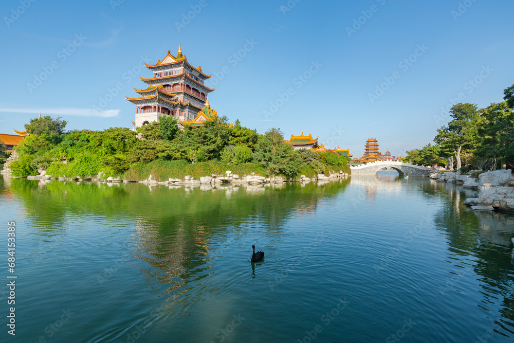 palaces on lakes，Chinese landscape gardens