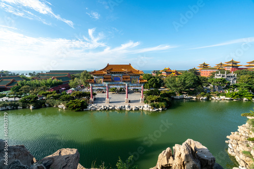 palaces on lakes，Chinese landscape gardens