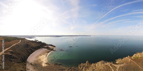 Vue aérienne de la pointe du Cap d'Erquy, Côtes d'Armor, Bretagne, France : sa plage