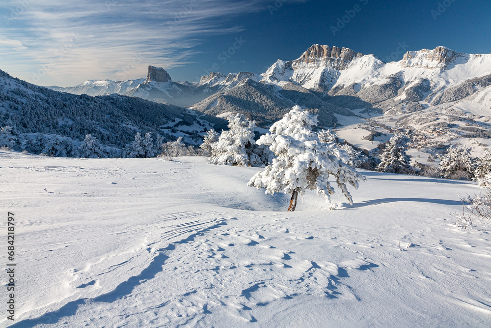 Mont Aiguille et Grand Veymont en hiver