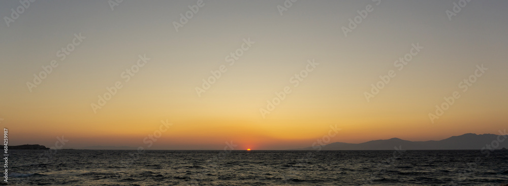 Obraz premium Opacarophile, Lover of Sunset Concept Image.