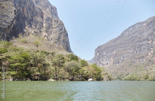 A boat tour through the Sumideo Canyon in Chiapas