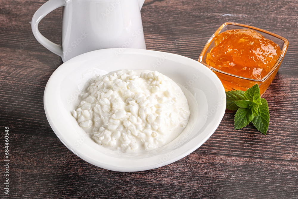 Grain curd with cream and jam Grain curd with cream and jam