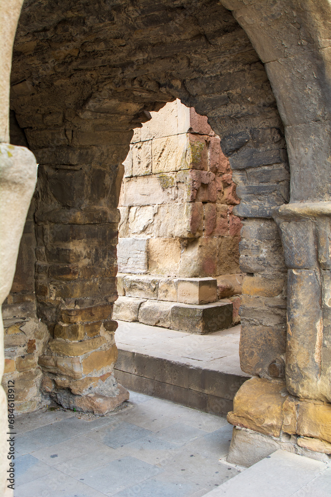 Stone arch at the Dschwari Church (Unesco World Heritage Site) near Mzcheta, Georgia, Asia