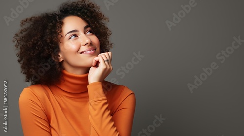 Way of life, individuals feelings and casual concept. astute smart youthful lady grinning satisfied, imagining or imaging idealize arrange, have curiously thought, considering and looking