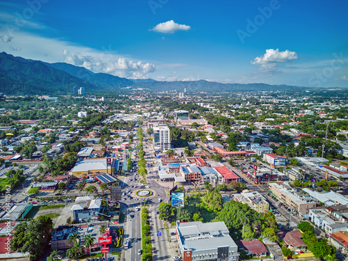 Ciudad de San Pedro Sula, sobre la avenida circunvalación y redondel de la fuente luminosa. Honduras photo