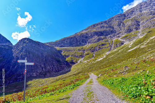 Wanderweg über Stierlochweg zum Stierlochjoch/Ravensburger Hütte im Lechquellengebirge Vorarlberg/Österreich photo