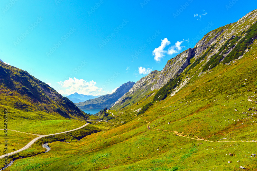 Wanderweg am Spullersee in Dalaas/Vorarlberg (Österreich)