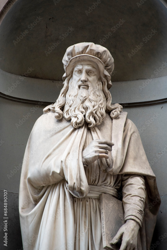 Statue of Leonardo da Vinci