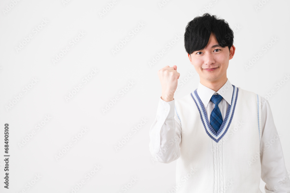 学生服を着ている若い男性　学生イメージ