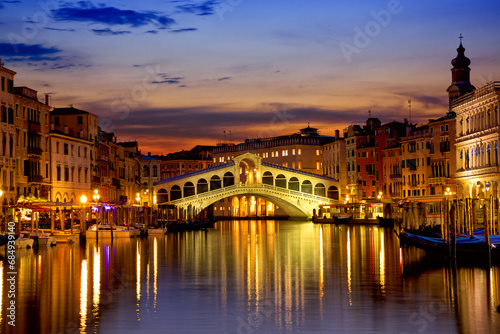 Rialto Bridge in Venice © Sabin