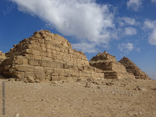 王妃たちのピラミッド ギザ・エジプト Three Pyramids, Giza, Egypt أهرامات الملكات
