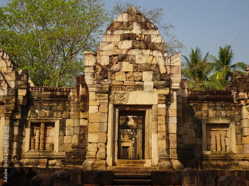 Fototapeta premium プラーサート サドック コークトム歴史公園 サケーオ・タイ ปราสาทสด๊กก๊อกธม Sadok Kok Thom Historical Park, Sa Kaeo, Thailand