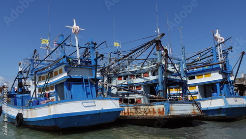 サメット島へ行く港・ラヨーンタイの漁港 Koh Samet เกาะเสม็ด