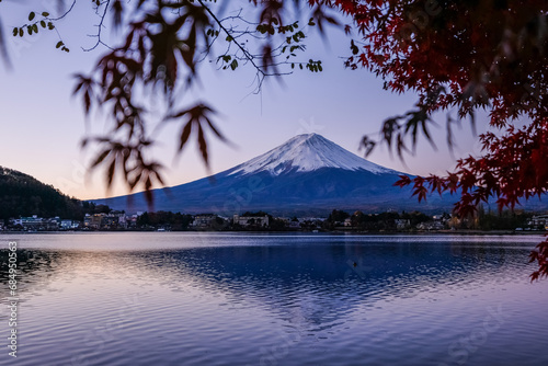 富士山　紅葉　河口湖　山梨 © Kazu8