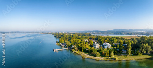 Obraz na plátně Luftbild-Panorama von der Halbinsel Mettnau im westlichen Bodensee von der Morge