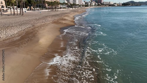 Playa mediterránea a vista de drone photo