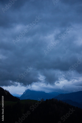 Bergpanorama bei Unwetter