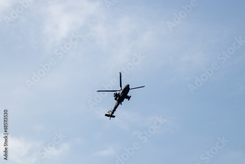 AH-64 아파치 공격헬기의 공중기동 에어쇼 © rokacaptain