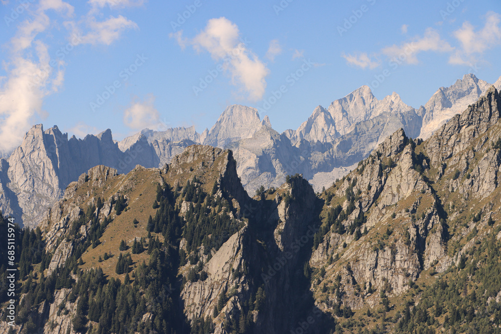 Riesen der Bergell von Südosten (Pizzo Mercantelli) gesehen; Blick auf Pizzo Badile (3306 m) und Pizzo Cengalo (3369 m)