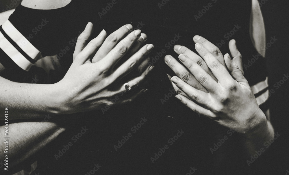 Dłoń, człowiek, uścisk dłoni, przekaz, gest - obrazy, fototapety, plakaty 