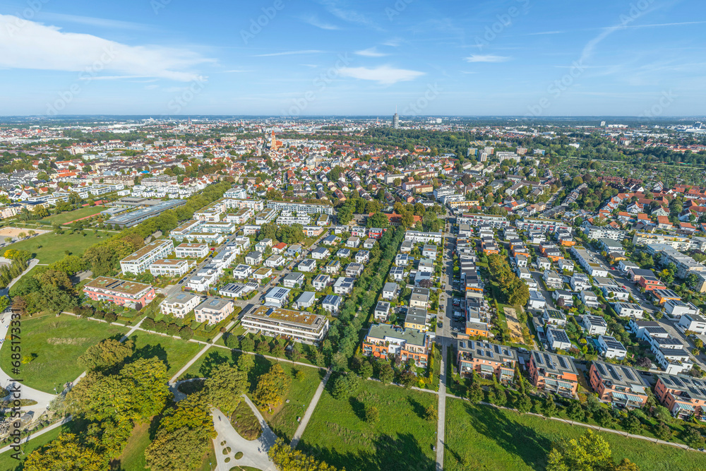 Ausblick auf das westliche Augsburg rund um den Sheridan-Park in Pfersee