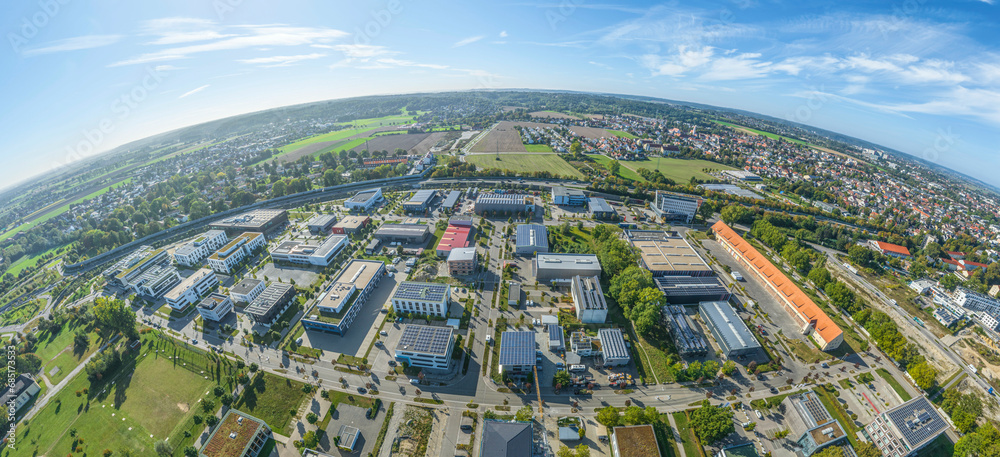 Panoramablick auf das Gewerbegebiet ander B 17 im Sheridan-Park in Augsburg-Pfersee