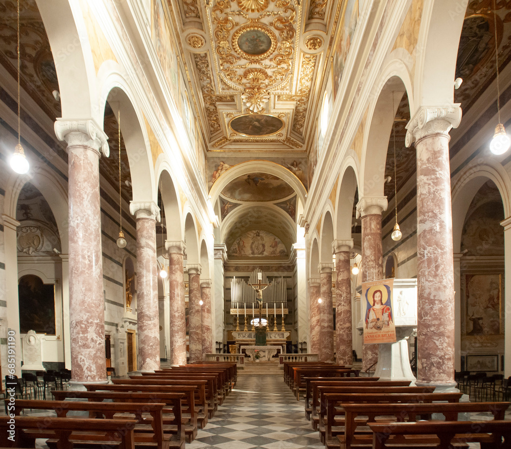 Italia, Toscana, Pisa, il paese di San Miniato. Interno del Duomo