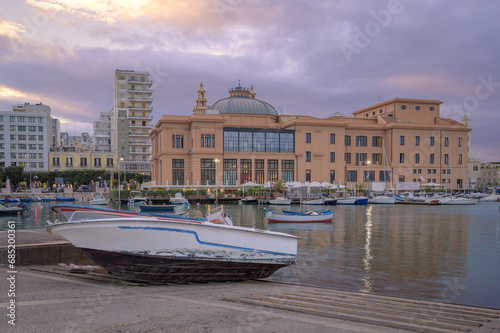 Obraz na płótnie Bari's Old Harbor - Margherita Theater Amidst Fishing Boats in Puglia, Italy w salonie