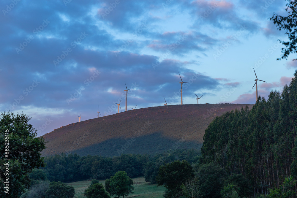 Fototapeta premium Early morning landscape along the Camino de Santiago
