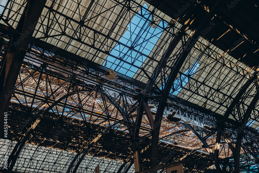 structure of a glass building structure of a glass building
