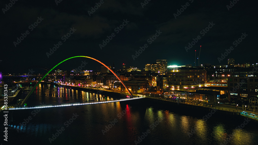 Naklejka premium Scenic aerial photo of the bridge in Newcastle upon Tyne