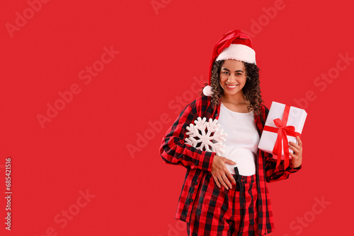 Pregnant African-American w...
