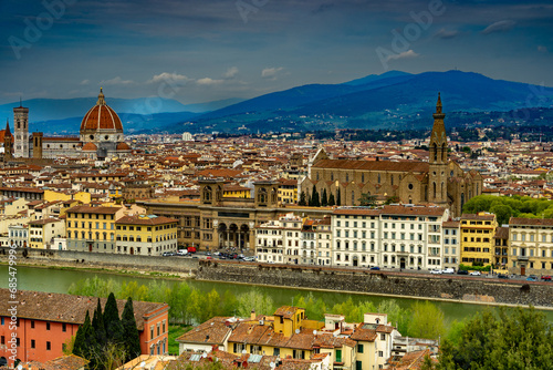 Die wunderschöne Altstadt Florenz ist die Hauptstadt der Italienischen Region Toskana mit zahlreichen Sehenswürdigkeiten für Urlauber Touristen