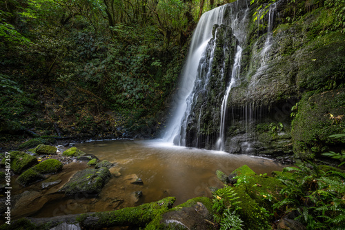 Fototapeta Naklejka Na Ścianę i Meble -  Matai Falls
