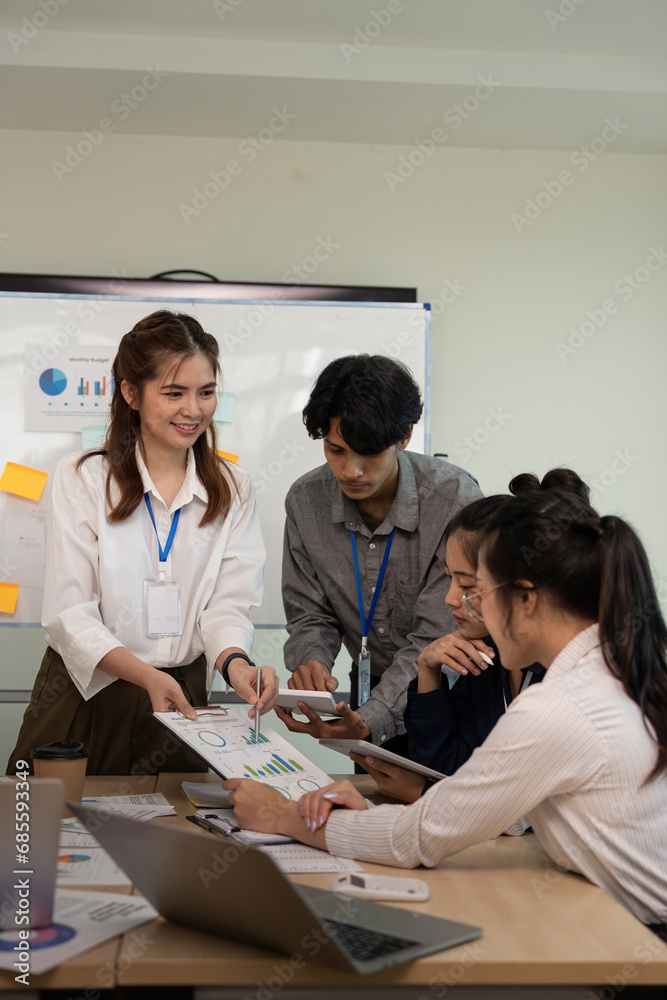 Obraz premium Business team employee adviser meeting to analysis and discuss the situation on the financial report in the meeting room. Investment Consultant, Financial advisor and accounting concept