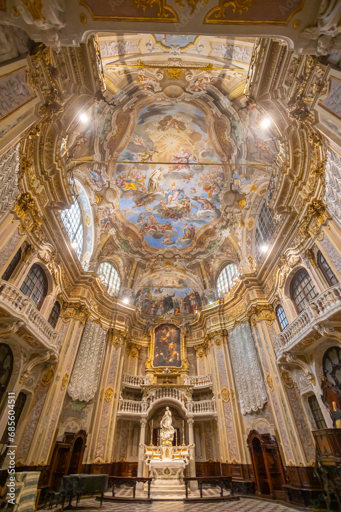 Obraz premium GENOA, ITALY, OCTOBER 14. 2023 - The inner of the Oratory of St. Philip (San Filippo) in the historic center of Genoa, Italy