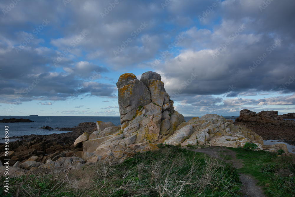 Paysage du soir à Port-Blanc Penvénan en Bretagne-France